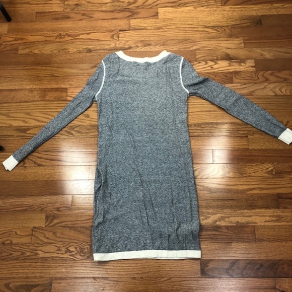 Gap XS grey, cotton crewneck long sleeve dress with cream trim Previously owned. - Picture 2 of 3